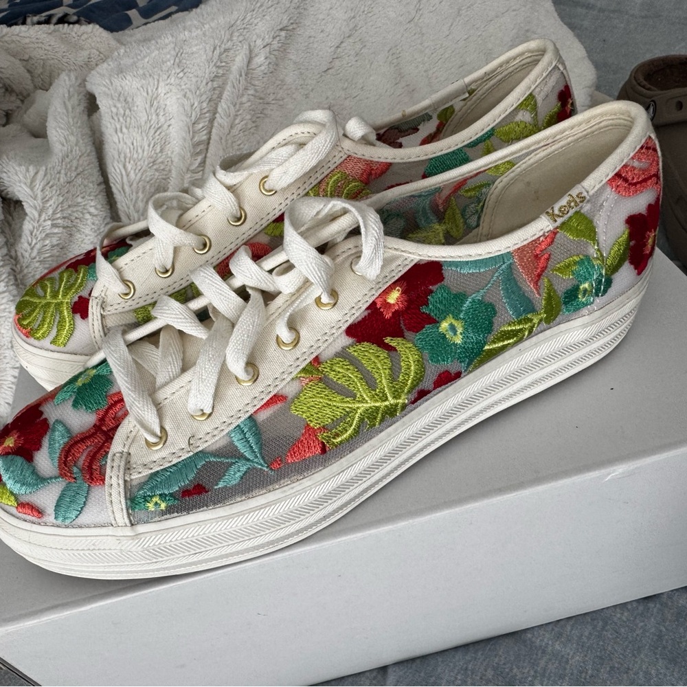 Keds Red and Green Espadrilles with Vibrant Print New !
